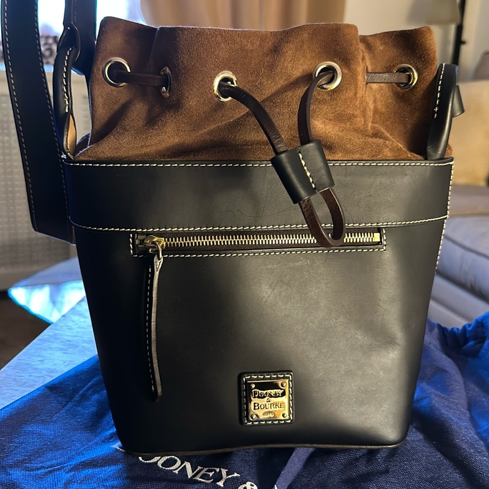 Dooney & Bourke shoulder bag